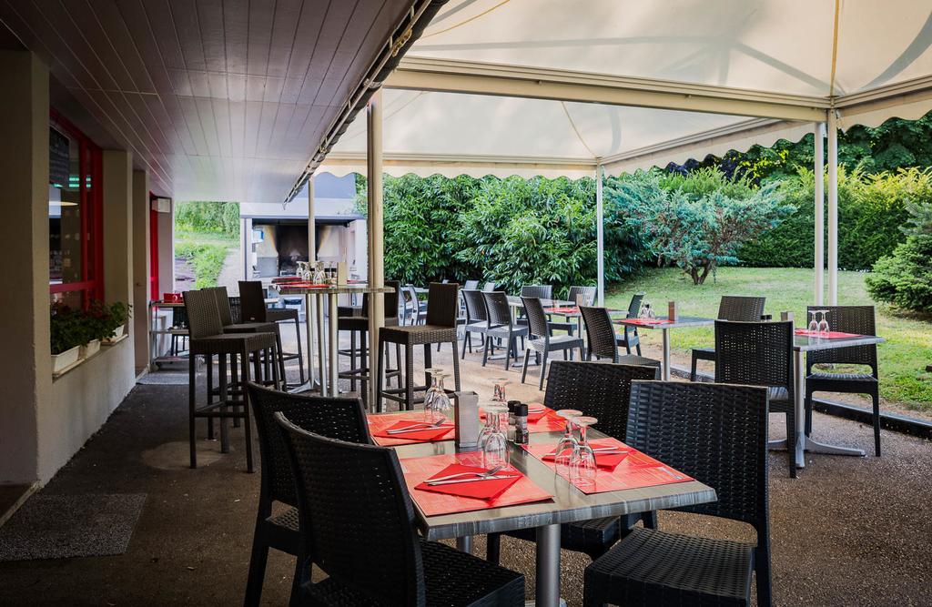 Logis Hotel Lons-Le-Saunier - Restaurant Le Grill Esterno foto