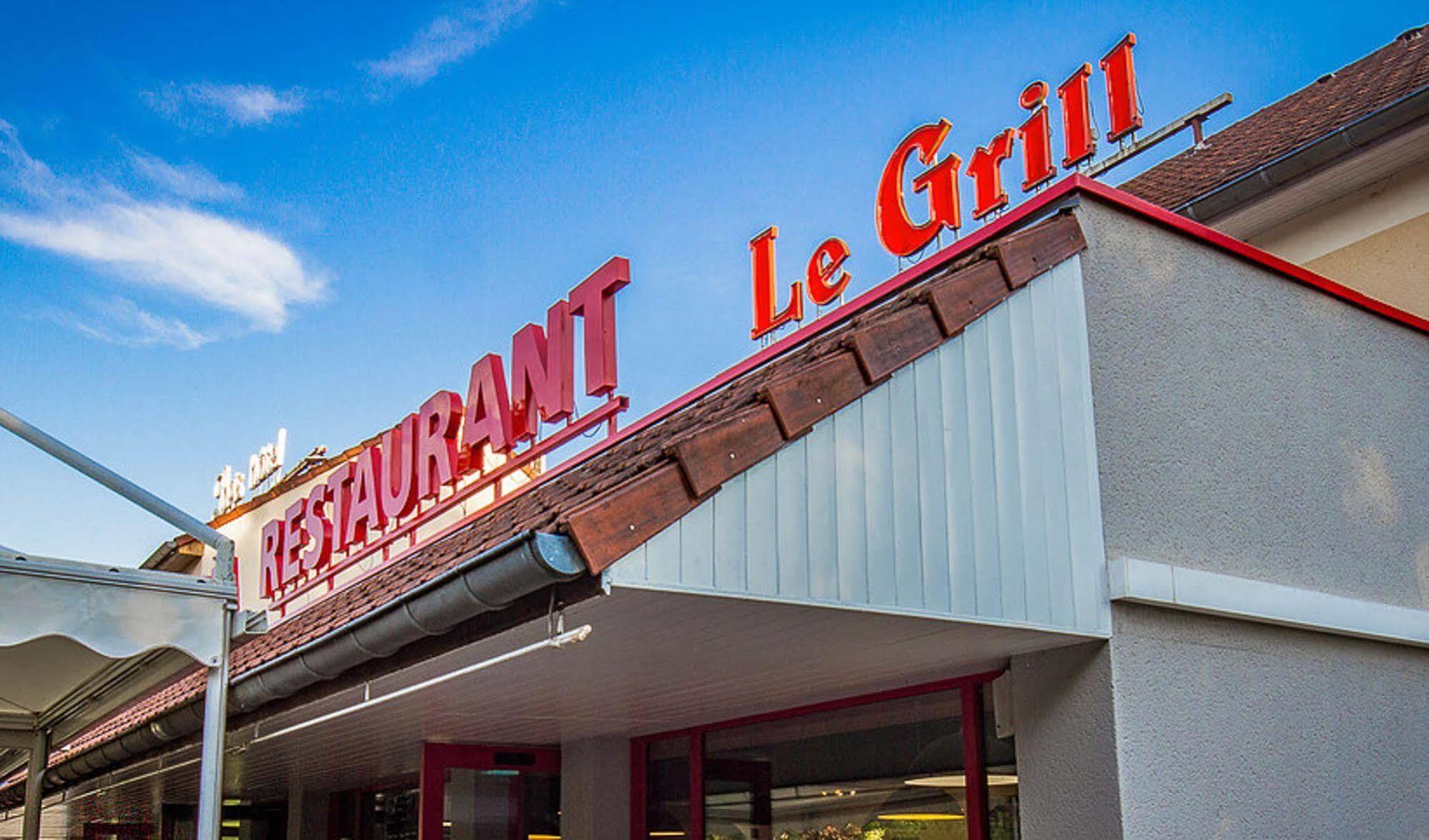 Logis Hotel Lons-Le-Saunier - Restaurant Le Grill Esterno foto